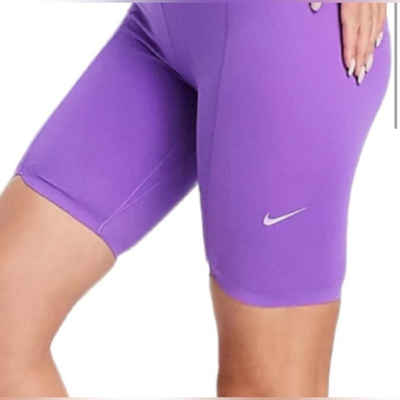 Nike One Luxe Bike Short - Picture 3 of 7